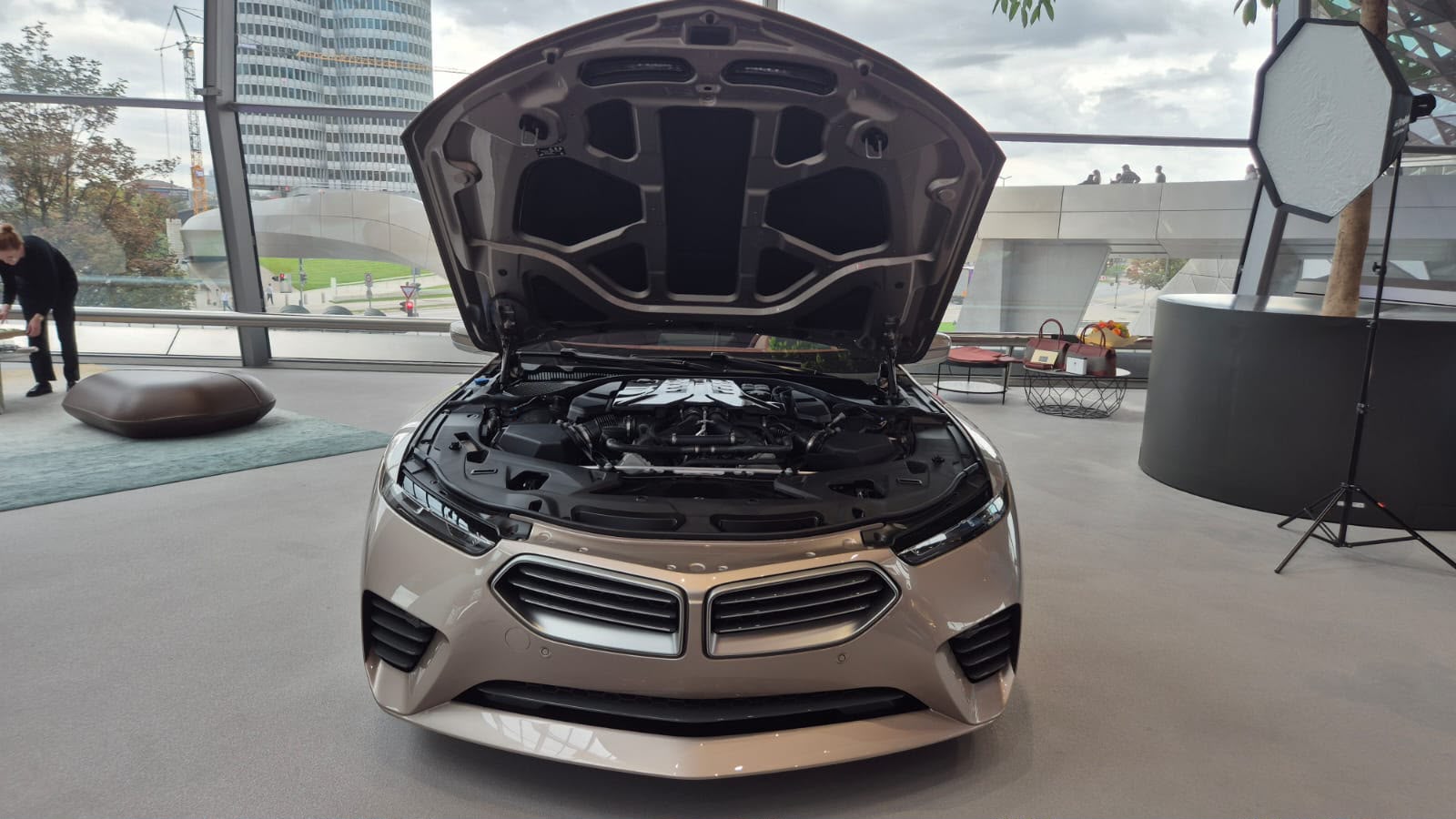 BMW Skytop podczas odbioru w BMW Welt, zdjęcie 7