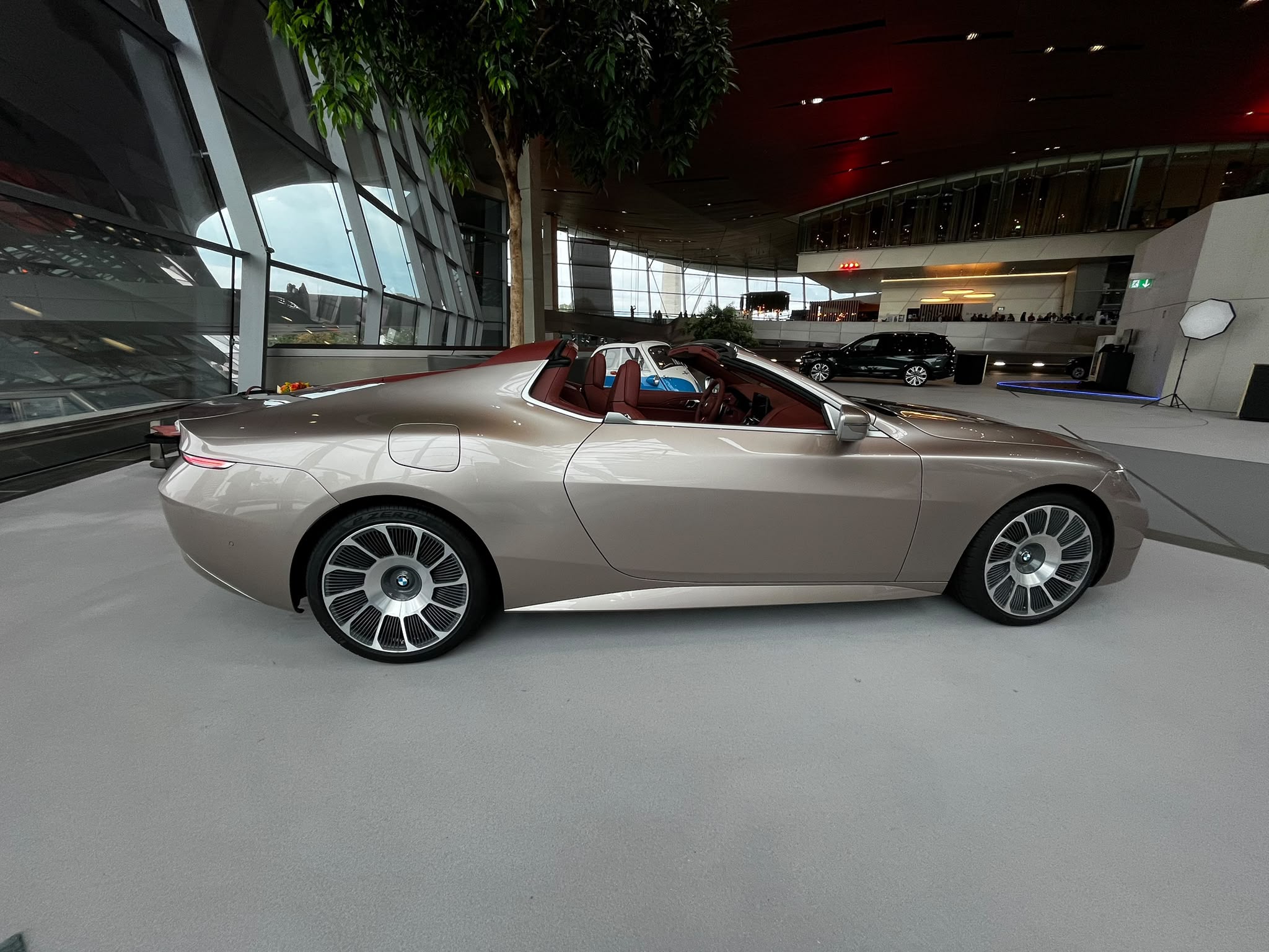 BMW Skytop w BMW Welt w Monachium