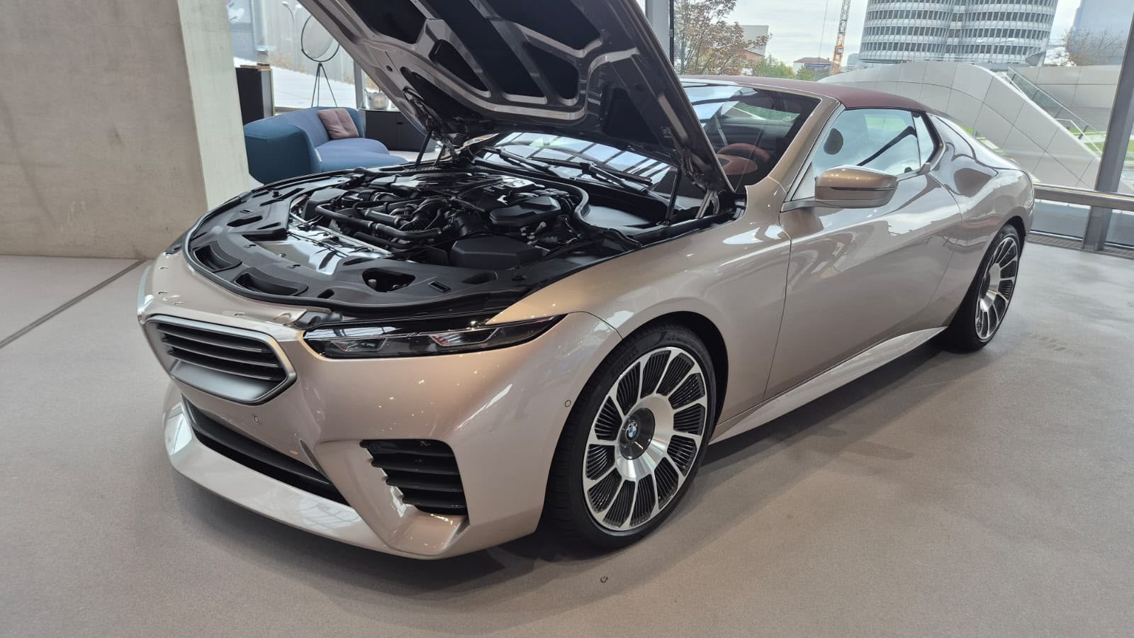 BMW Skytop podczas odbioru w BMW Welt, zdjęcie 9