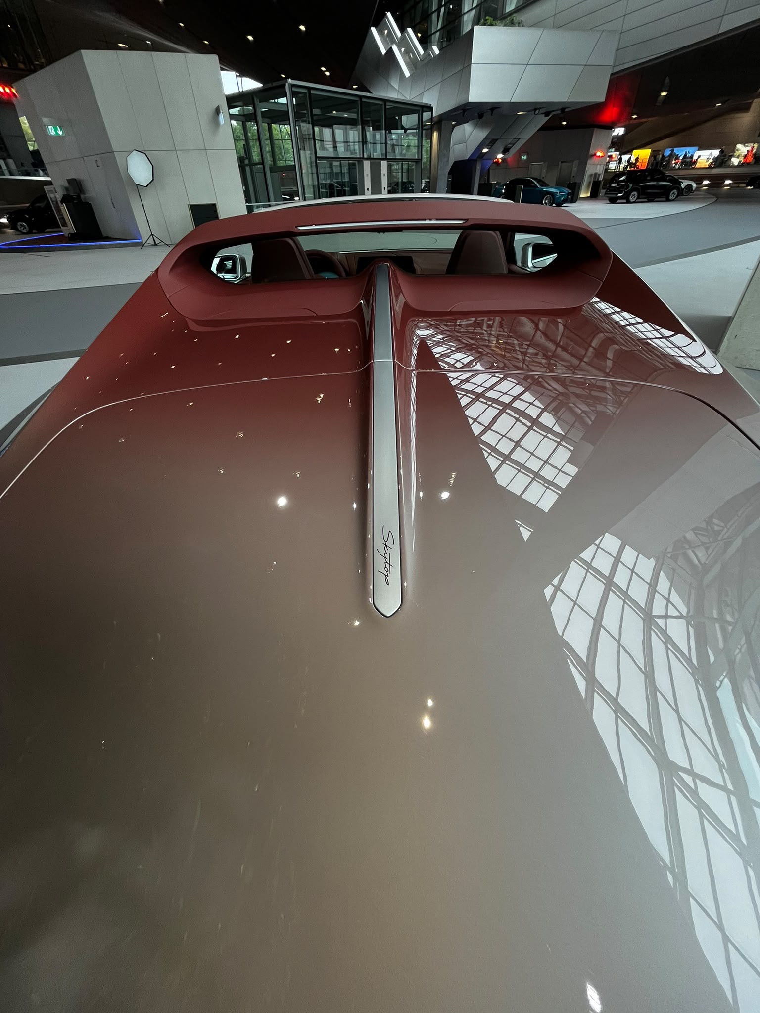 BMW Skytop podczas odbioru w BMW Welt, zdjęcie 12