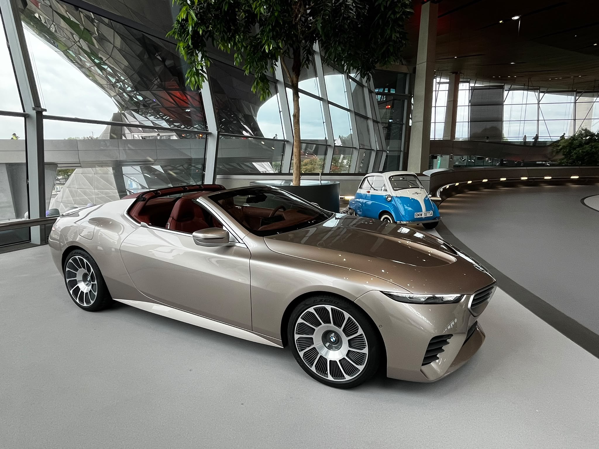 BMW Skytop w BMW Welt w Monachium