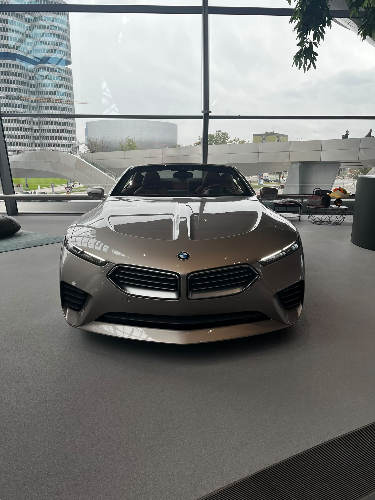 BMW Skytop podczas odbioru w BMW Welt, zdjęcie 14